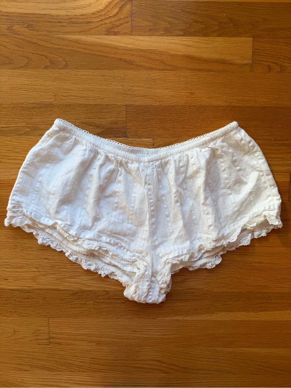 Princess Polly White Lace Trim Shorts - Size US 4
